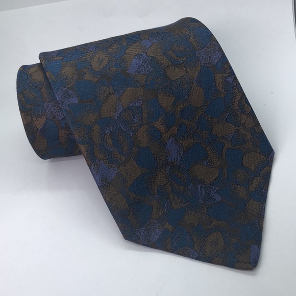 VALENTINO Cravatte Luxury Silk tie. Made in Italy